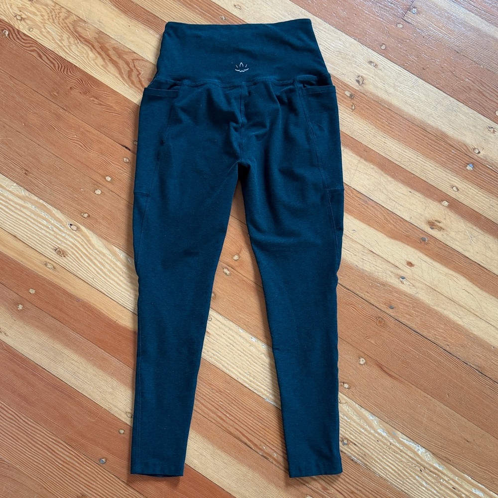 Beyond Yoga Green Leggings Medium - Picture 4 of 4